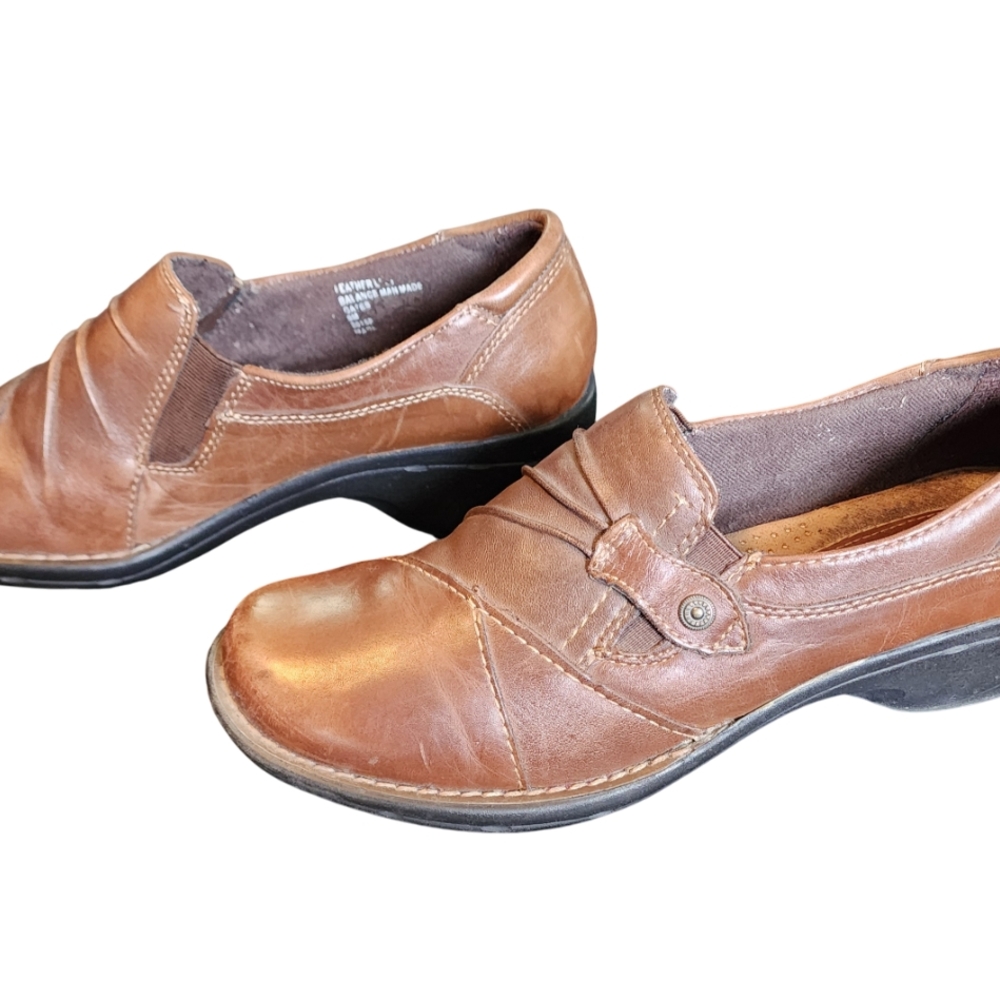 Earth Origins Women's Brown Leather Loafers with Moccasin Stitching Size 9 GUC